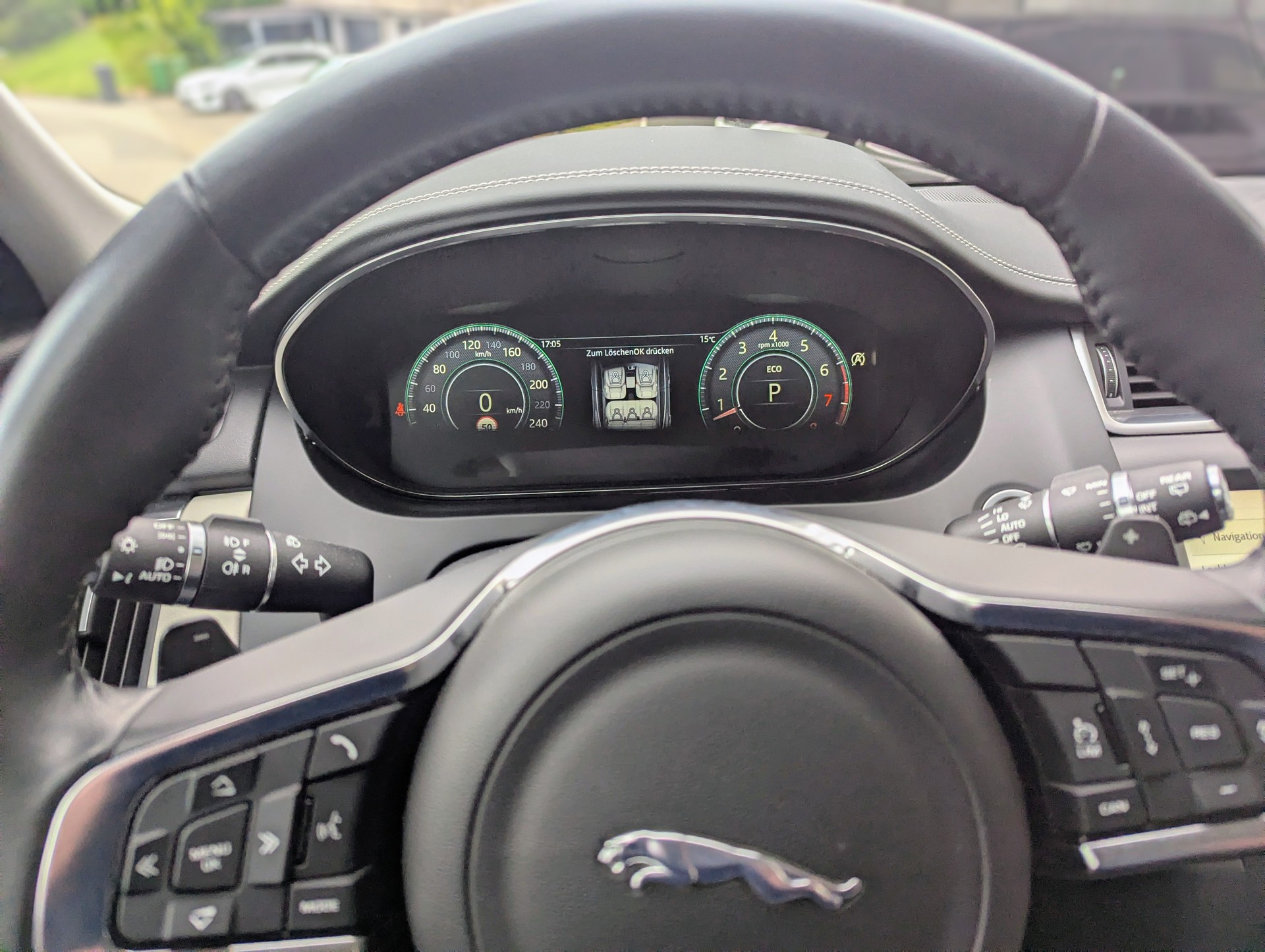 JAGUAR 2.0 T 250 R-Dynamic HSE AWD-image-4