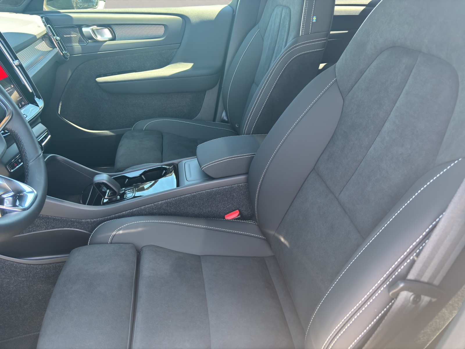VOLVO EX40 Twin Ultra AWD-image-11
