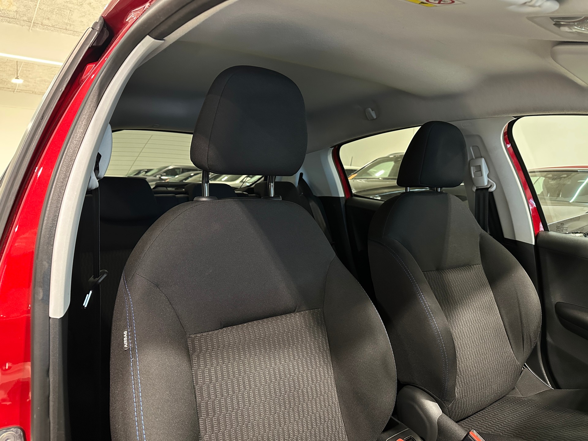 PEUGEOT 208 1.2 PureTech Signature-image-13