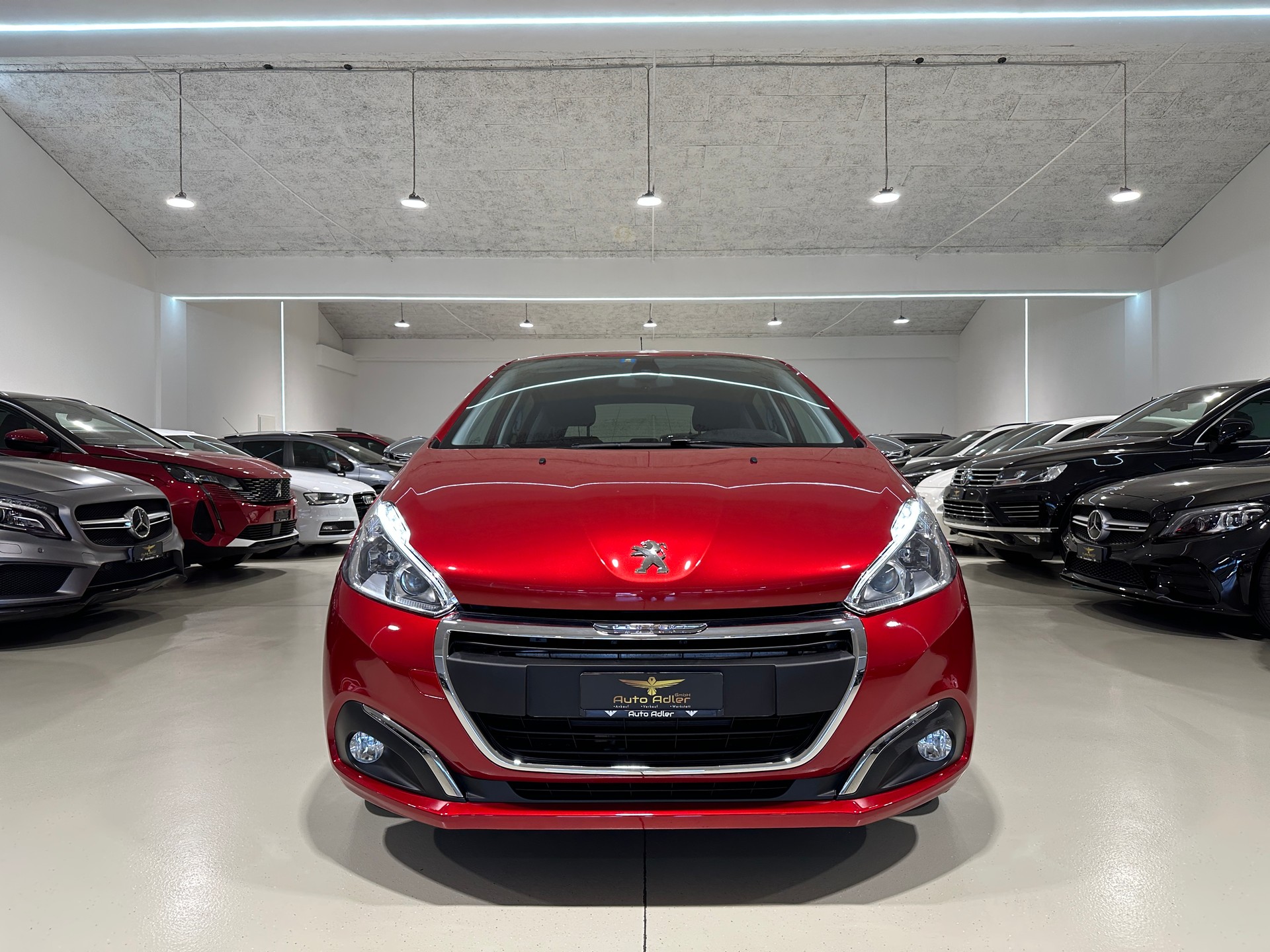 PEUGEOT 208 1.2 PureTech Signature
