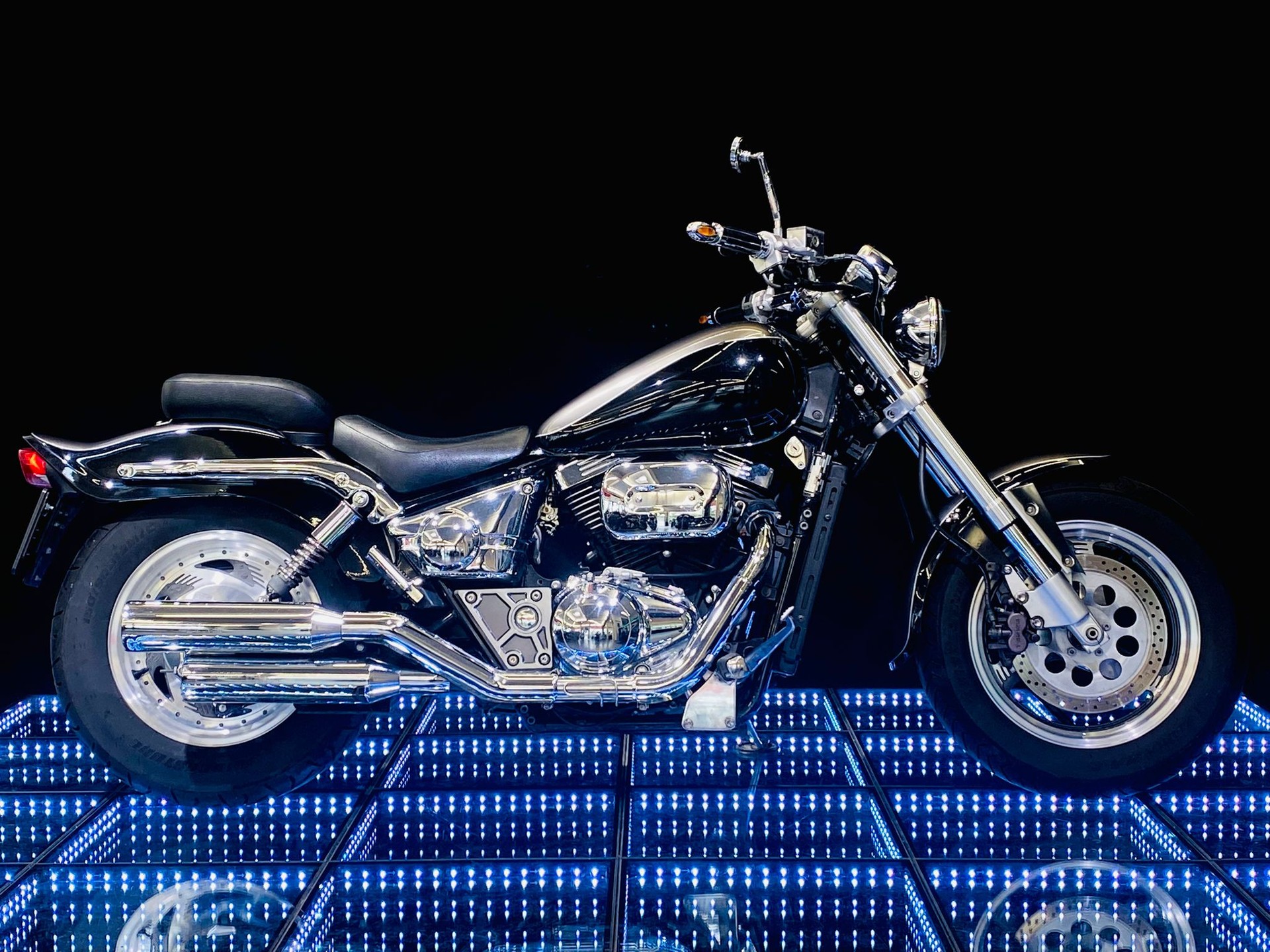 SUZUKI VZ 800 Marauder V-showroom-element-2