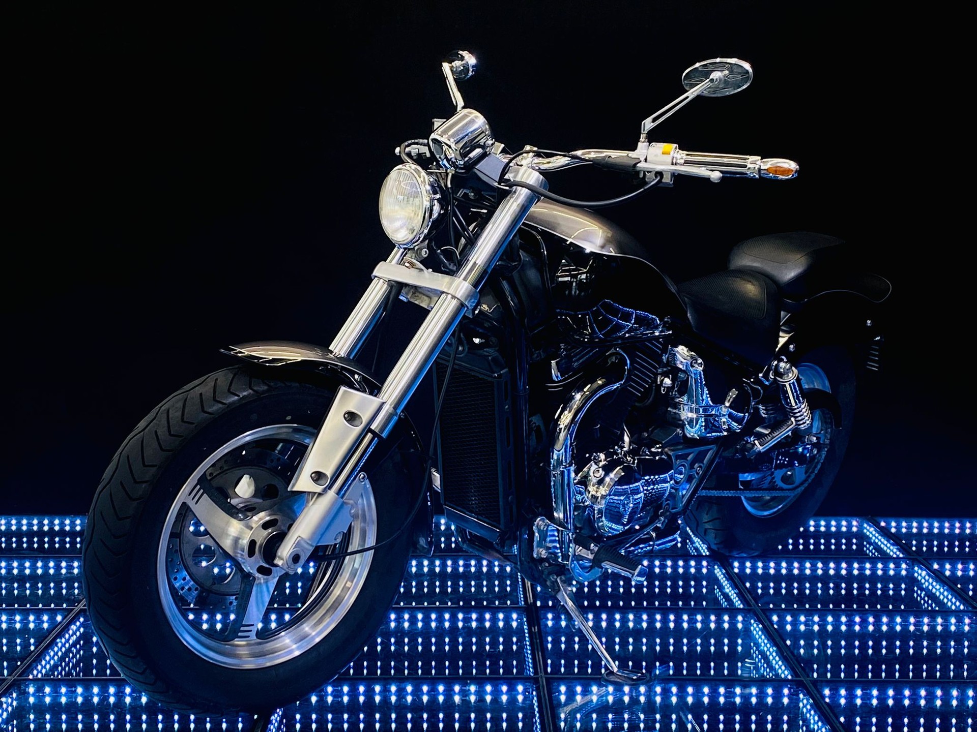 SUZUKI VZ 800 Marauder V-showroom-element-1