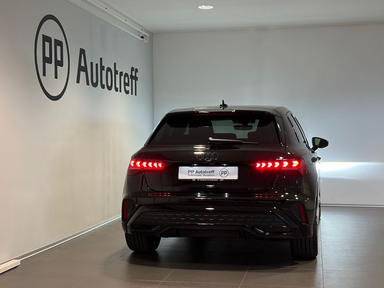 AUDI A3 Sportback TFSI 110 kW S line Attraction S tronic-image-13
