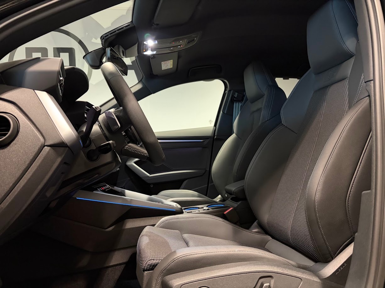 AUDI A3 Sportback TFSI 110 kW S line Attraction S tronic-image-3