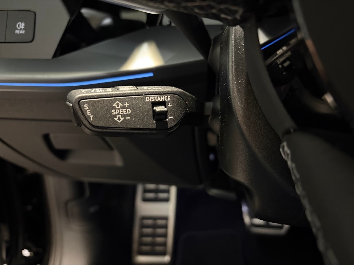 AUDI A3 Sportback TFSI 110 kW S line Attraction S tronic-image-6
