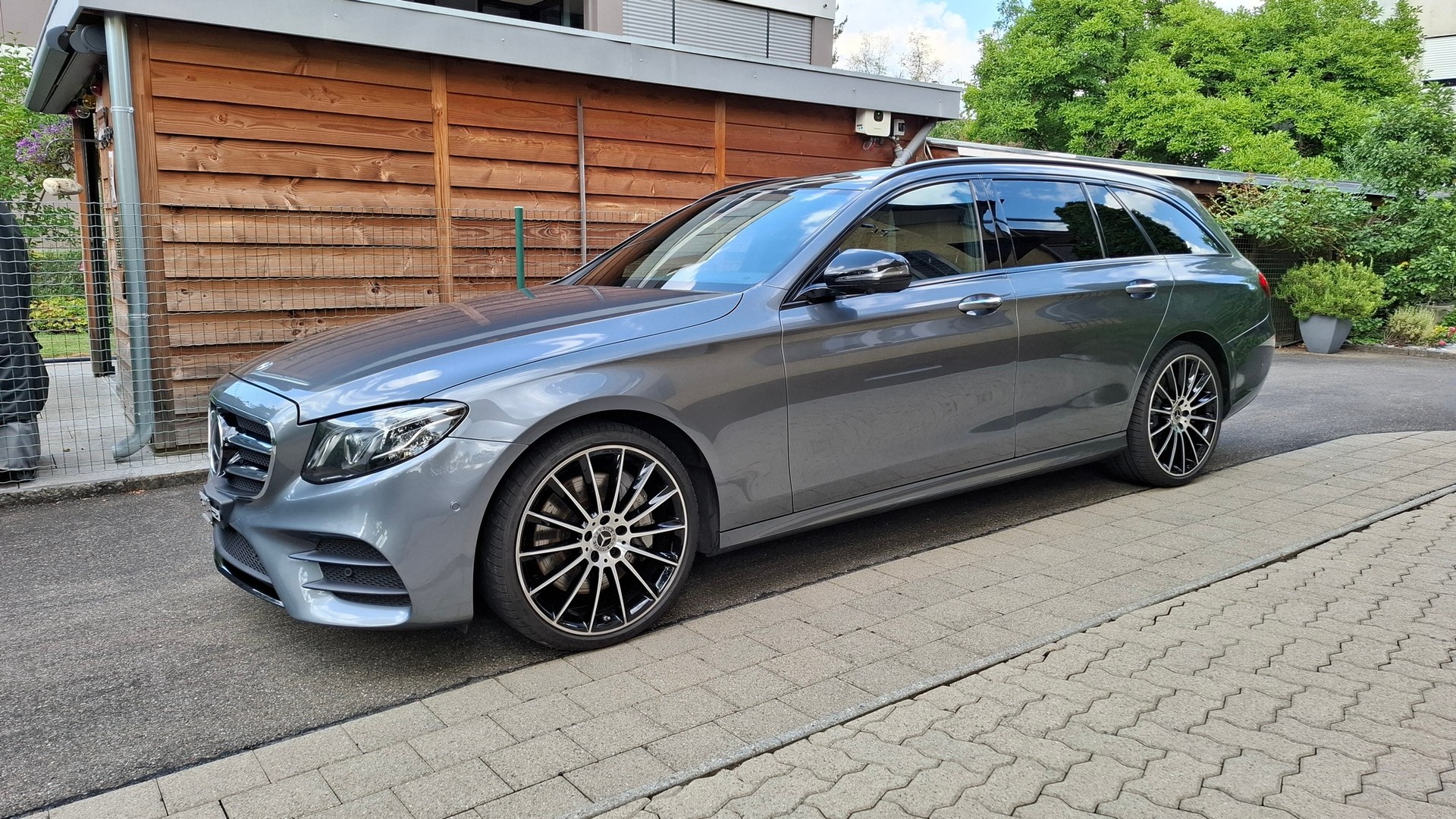 MERCEDES-BENZ E 450 AMG Line 4matic-image-0