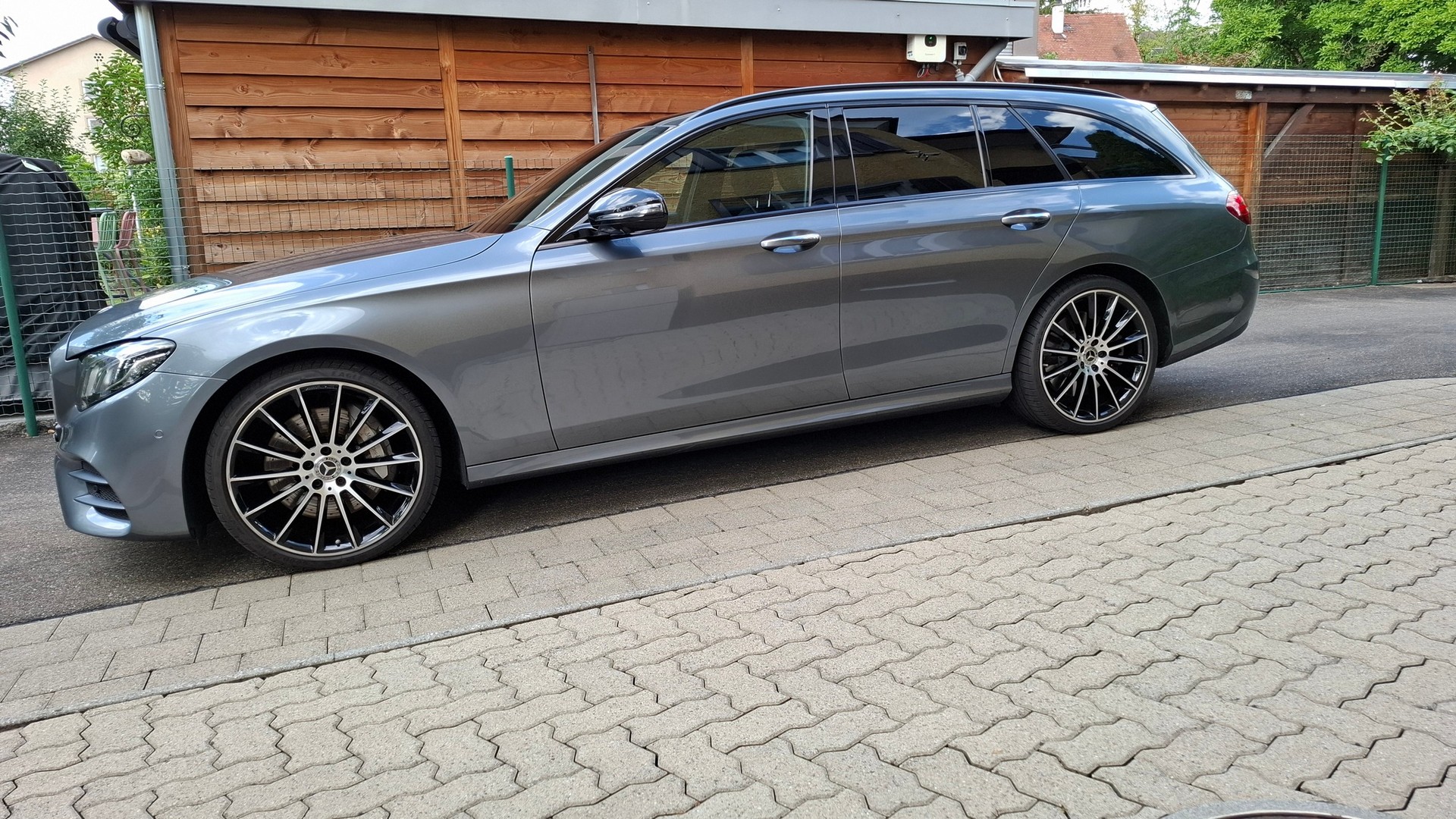 MERCEDES-BENZ E 450 AMG Line 4matic-image-1