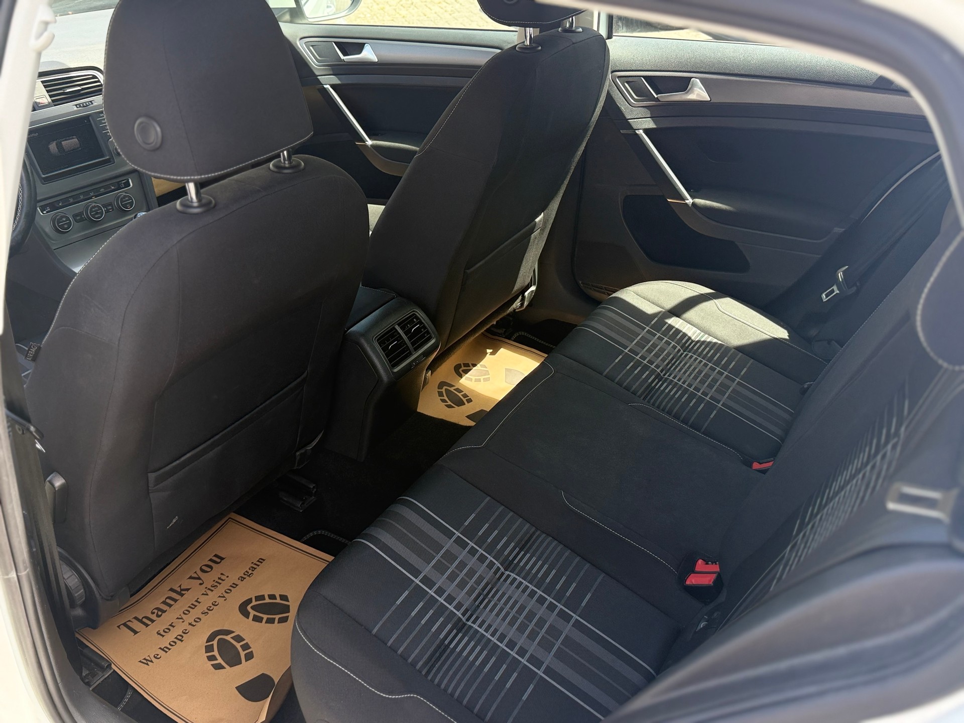 VW Golf 1.4 TSI Lounge-image-13