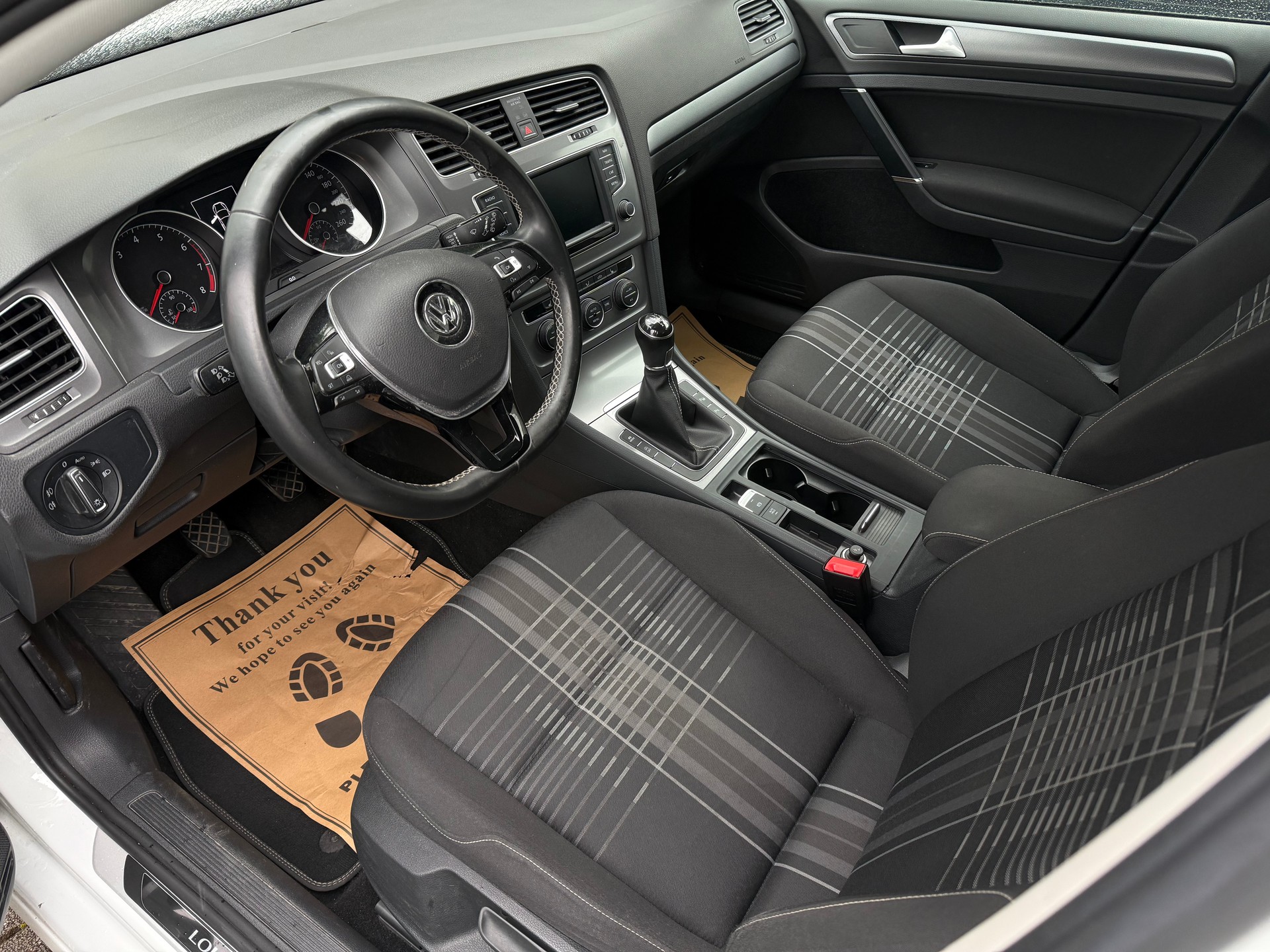 VW Golf 1.4 TSI Lounge-image-10