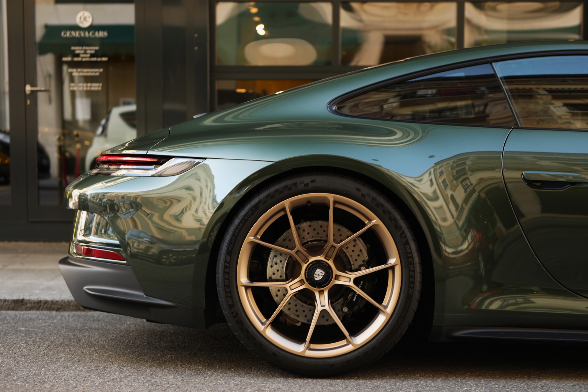 PORSCHE 911 GT3 Touring Oak Green - PTS - Carbone-image-1