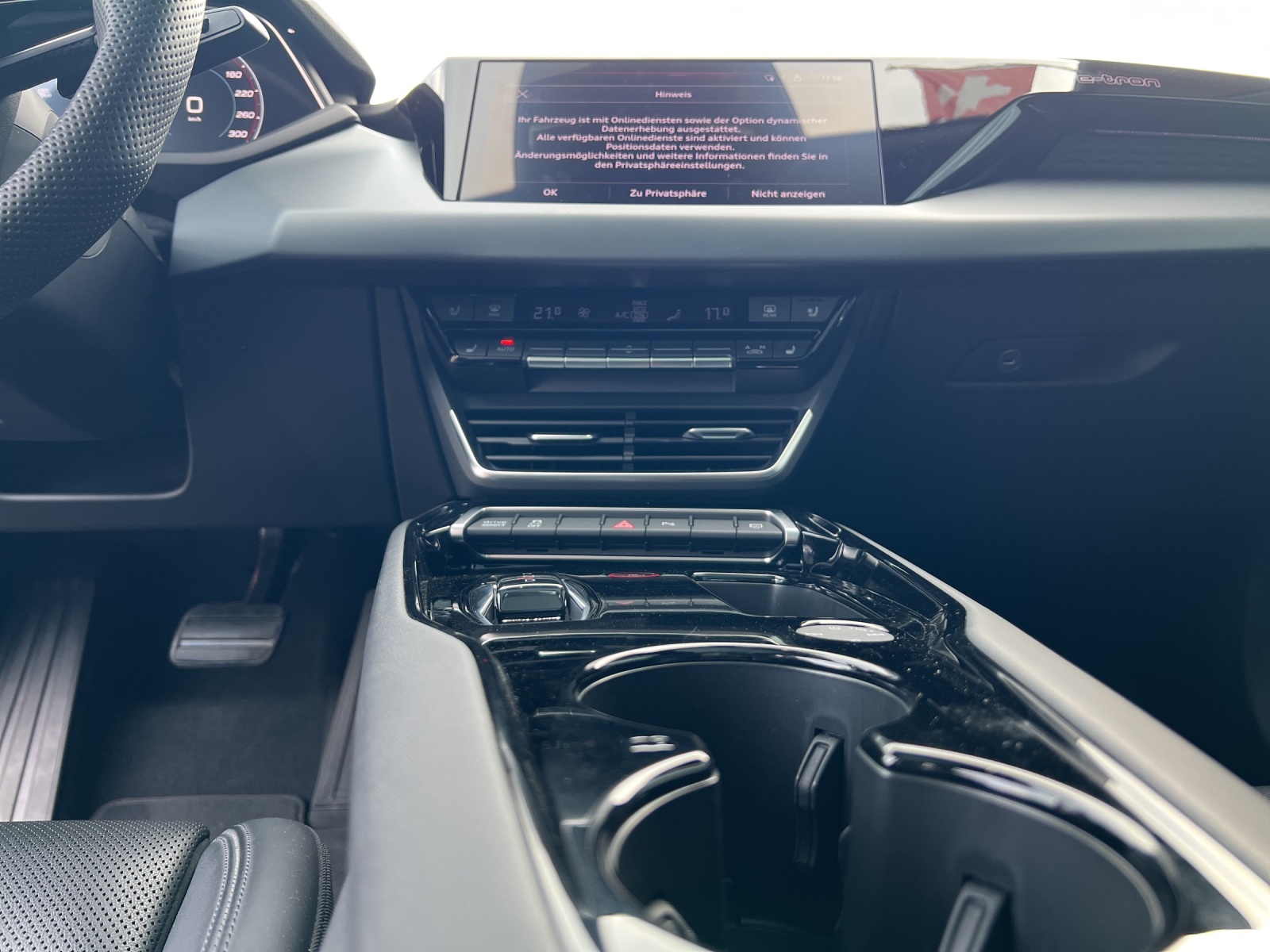 AUDI e-tron GT quattro-image-11