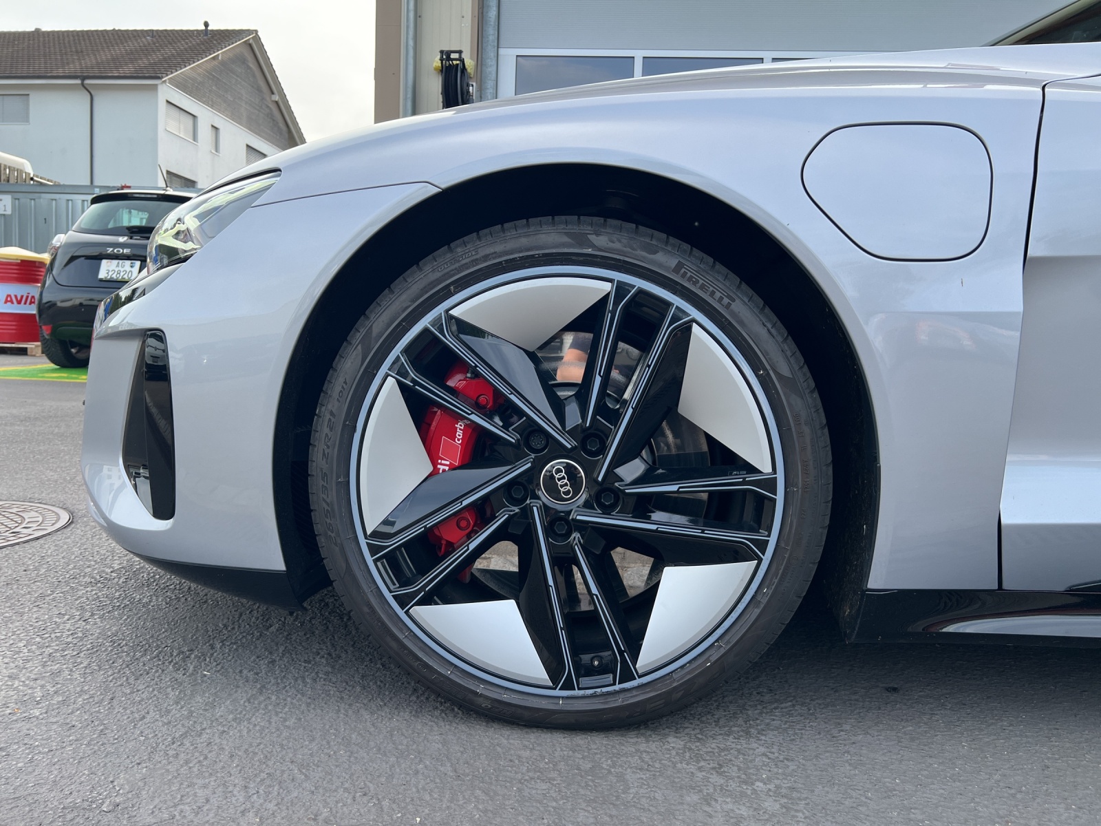 AUDI e-tron GT quattro-image-18