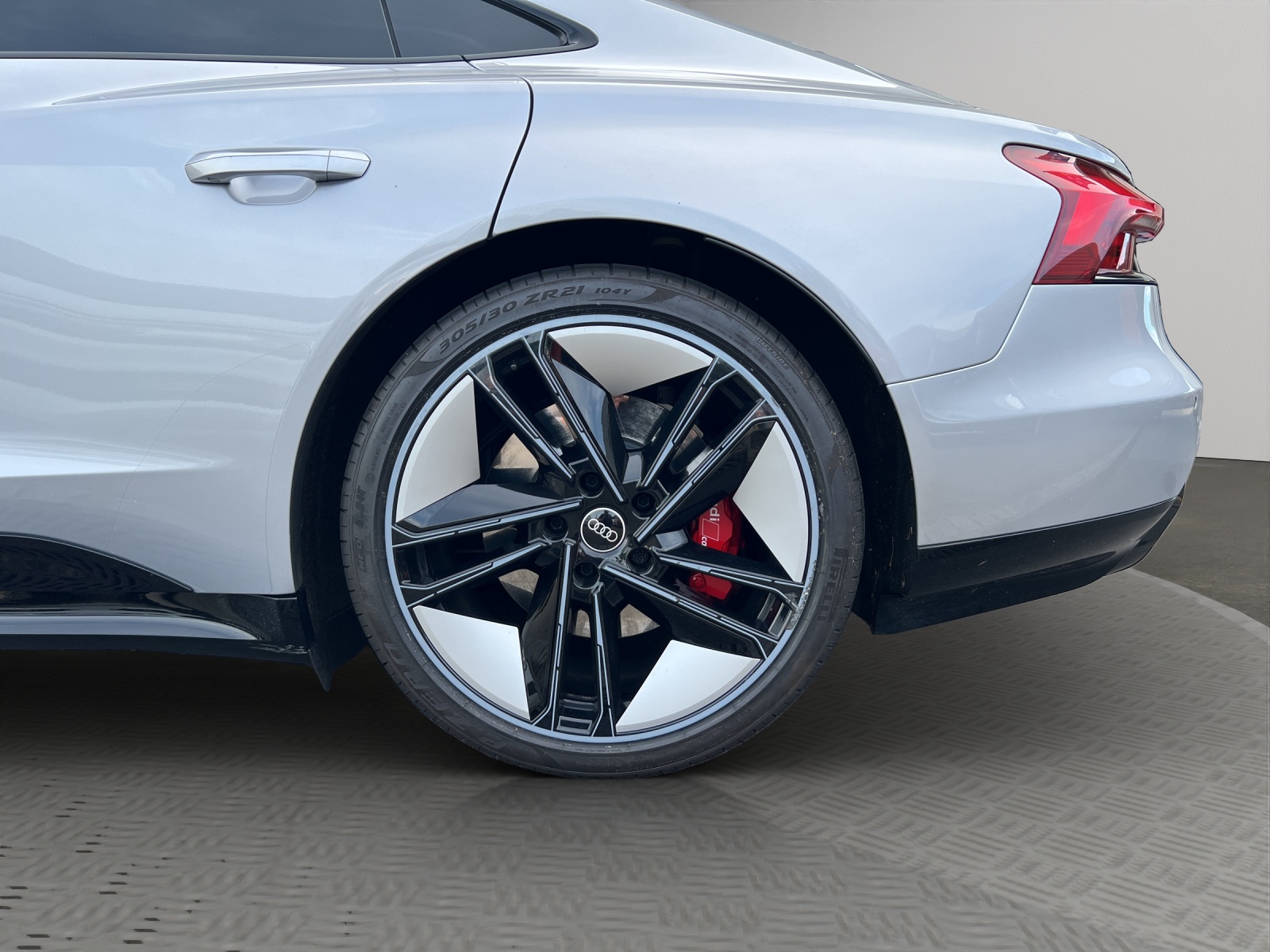 AUDI e-tron GT quattro-image-19