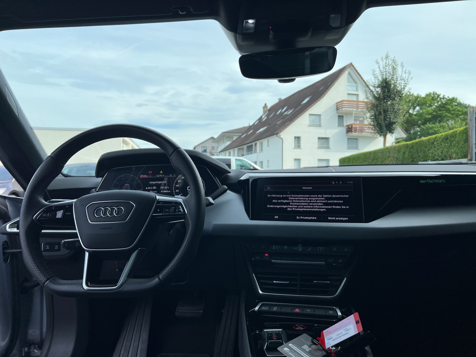 AUDI e-tron GT quattro-image-10