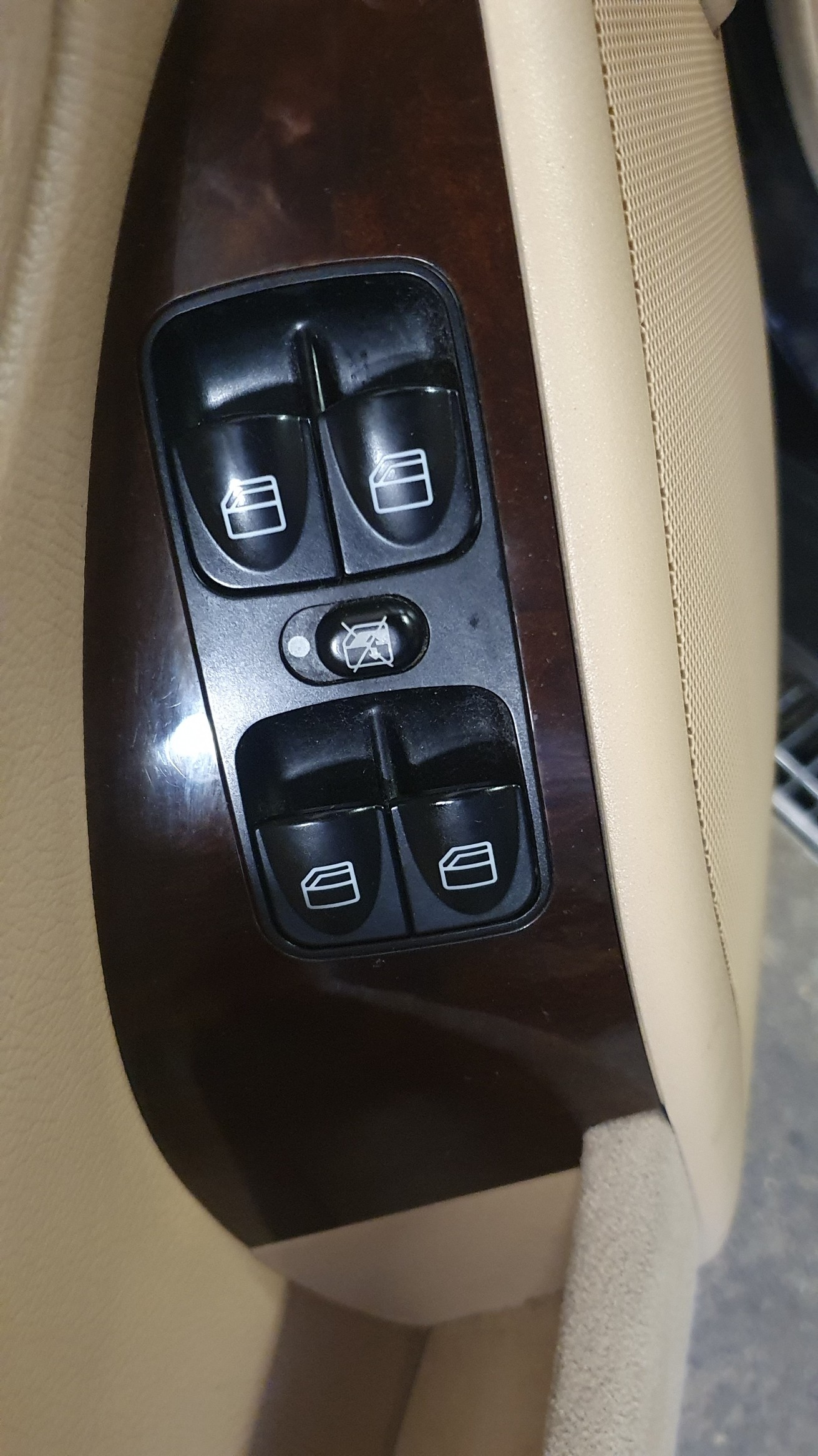 MERCEDES-BENZ C 320 Avantgarde 4Matic Automatic-image-13