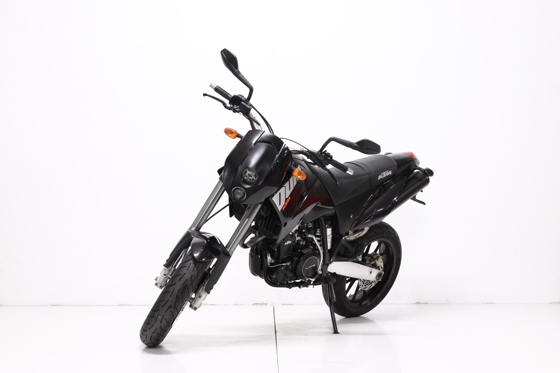 KTM 640 Duke-showroom-element-3