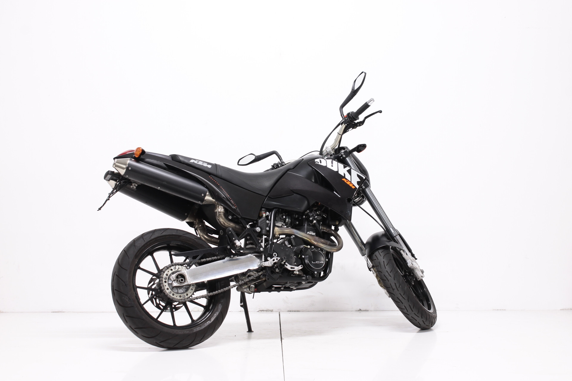 KTM 640 Duke-showroom-element-2