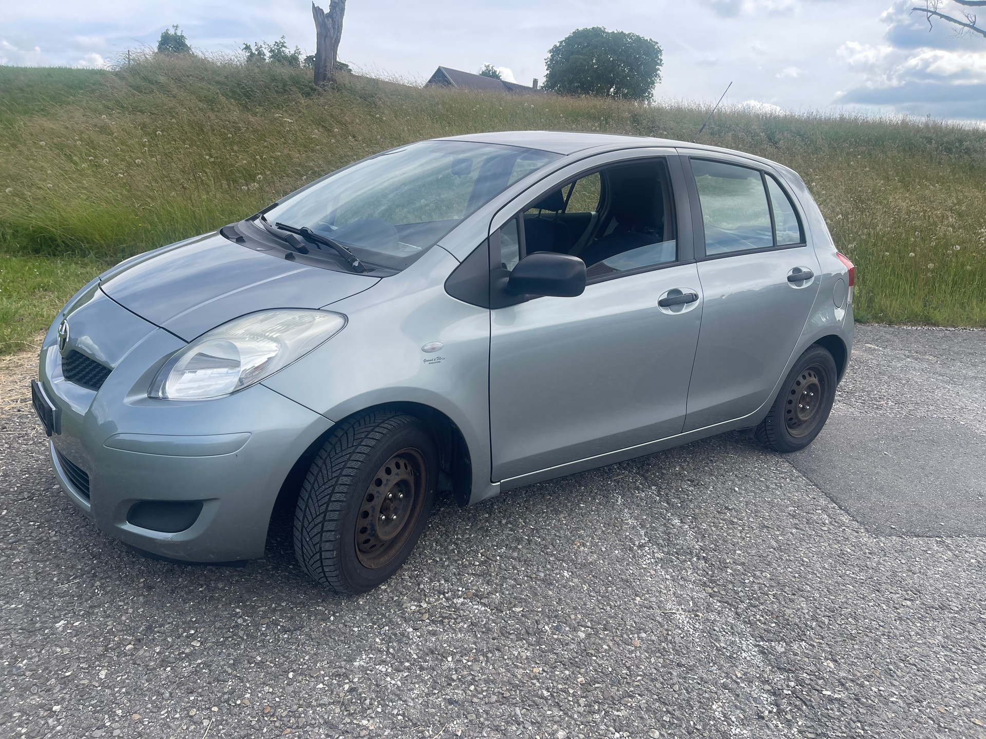 TOYOTA Yaris 1.33 Linea Sol-image-1
