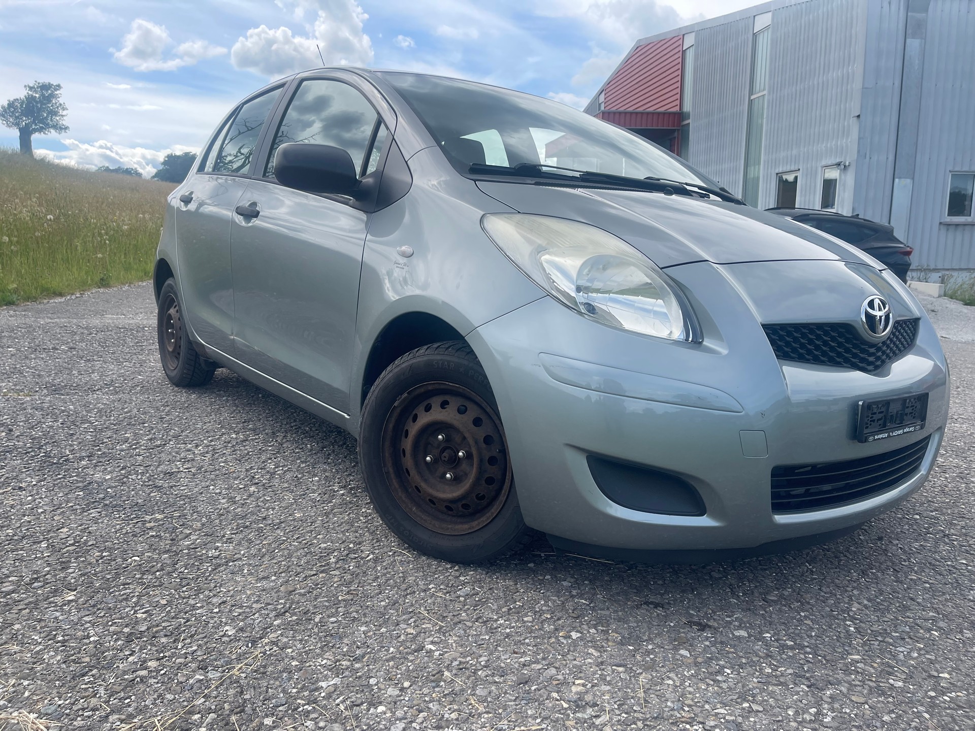TOYOTA Yaris 1.33 Linea Sol-image-2