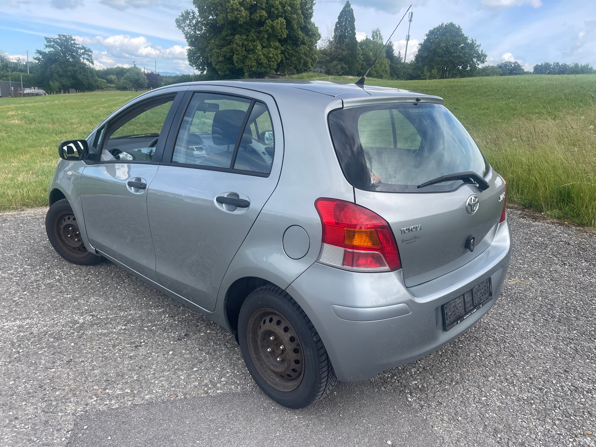 TOYOTA Yaris 1.33 Linea Sol-image-8