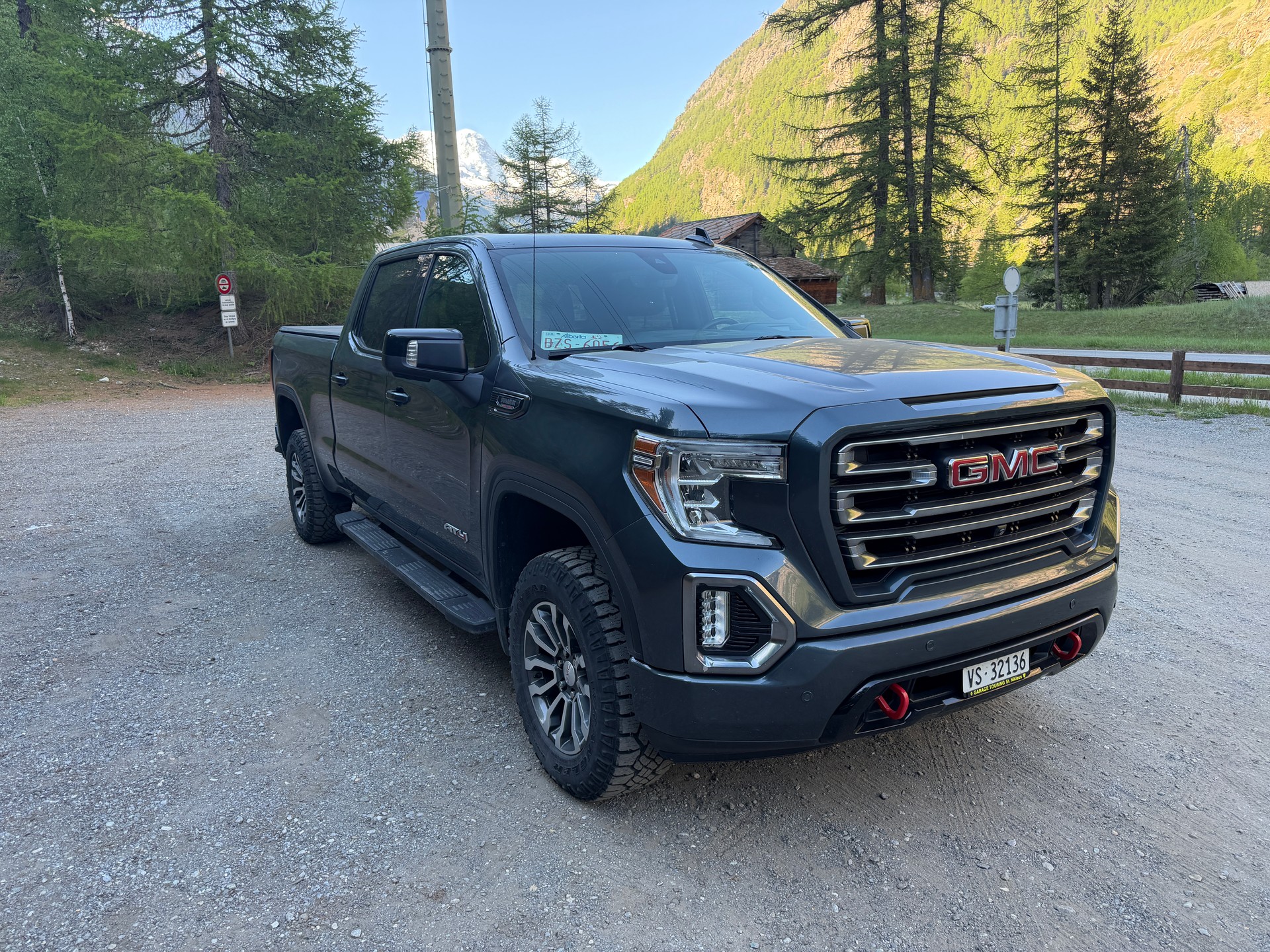 GMC Sierra 1500 AT4-image-0