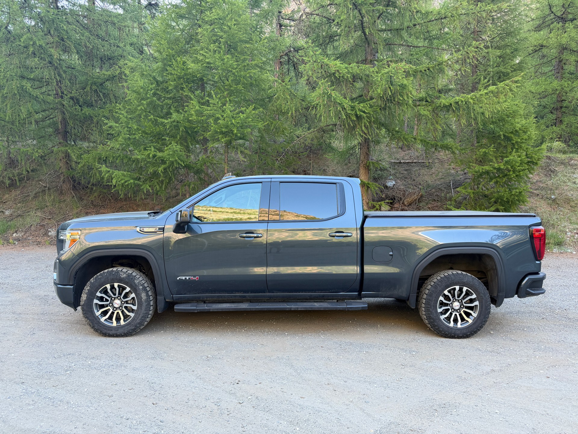 GMC Sierra 1500 AT4-image-1