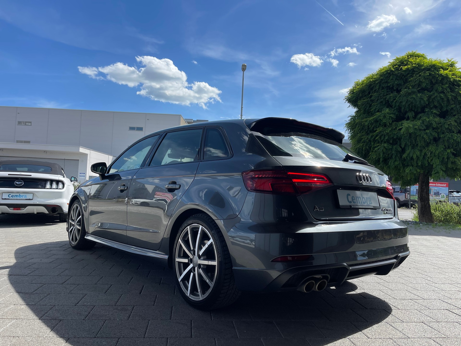 AUDI A3 Sportback 40 TFSI S-Line quattro S-tronic-image-4