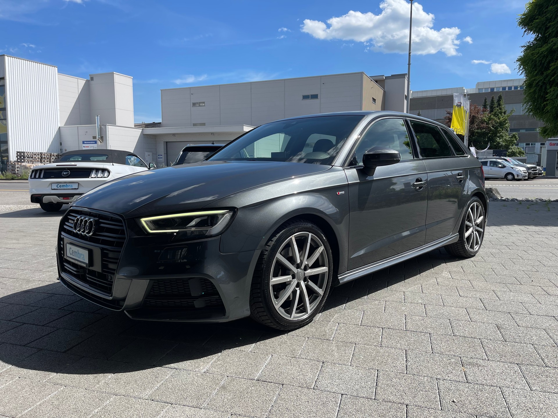 AUDI A3 Sportback 40 TFSI S-Line quattro S-tronic-image-0