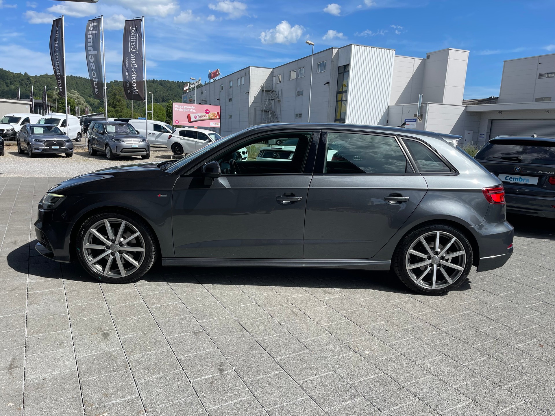 AUDI A3 Sportback 40 TFSI S-Line quattro S-tronic-image-8