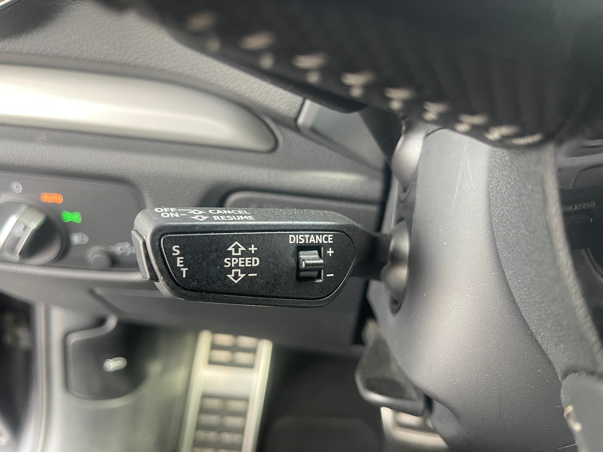 AUDI A3 Sportback 40 TFSI S-Line quattro S-tronic-image-13