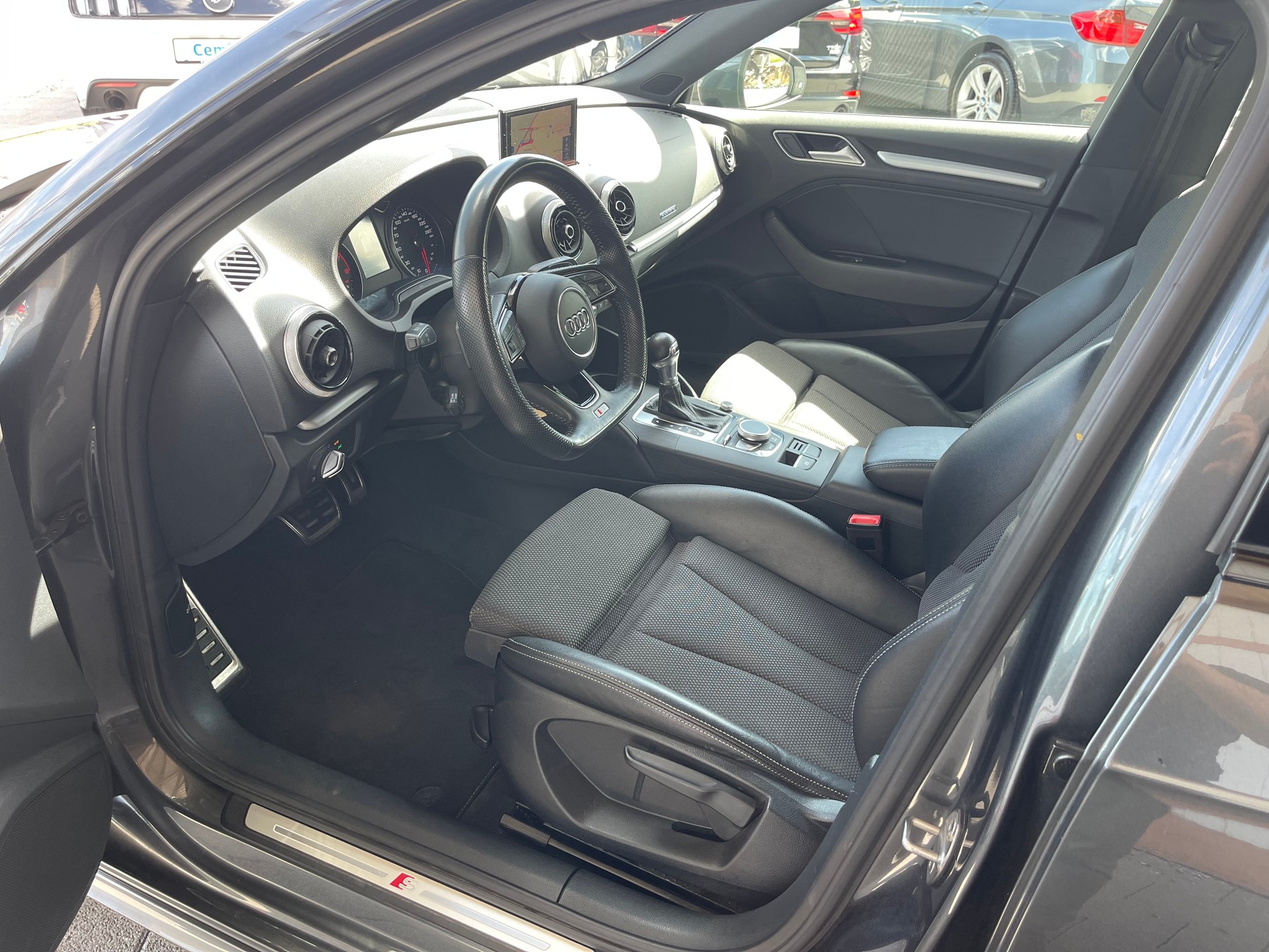 AUDI A3 Sportback 40 TFSI S-Line quattro S-tronic-image-11
