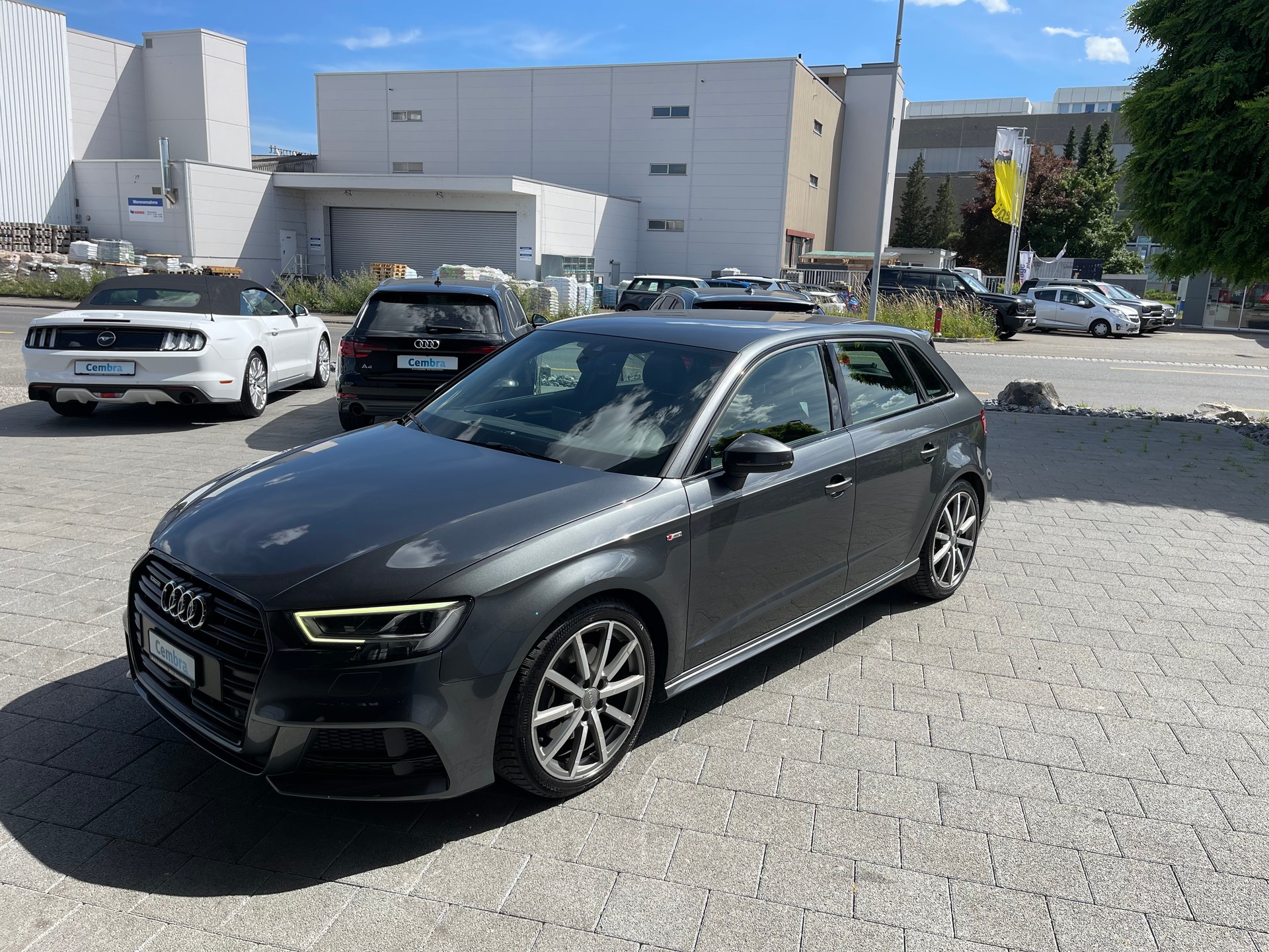 AUDI A3 Sportback 40 TFSI S-Line quattro S-tronic-image-1