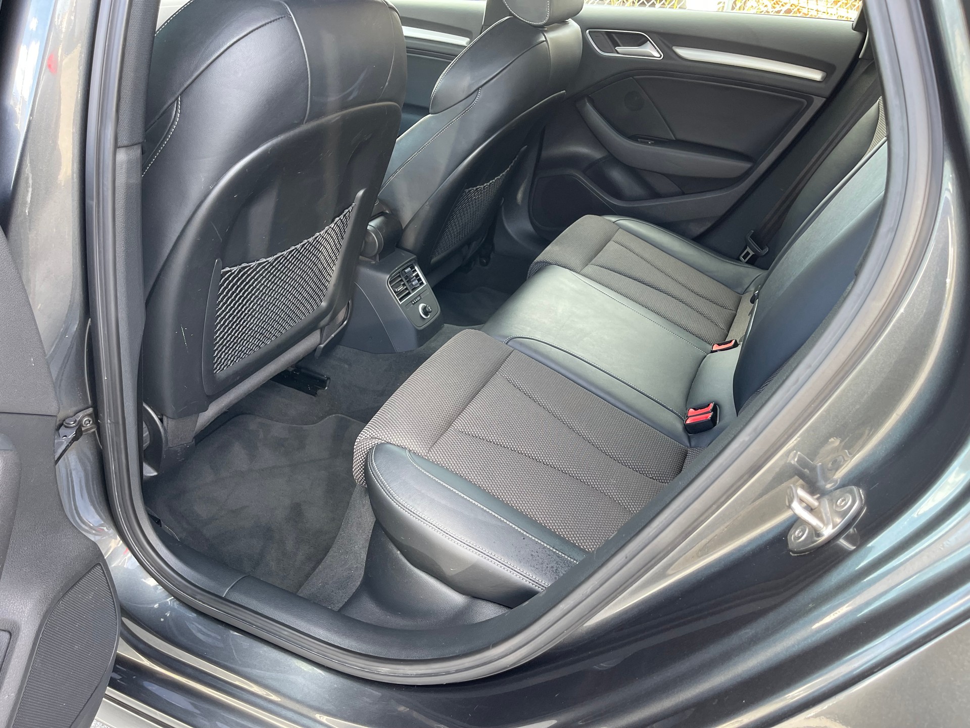 AUDI A3 Sportback 40 TFSI S-Line quattro S-tronic-image-14