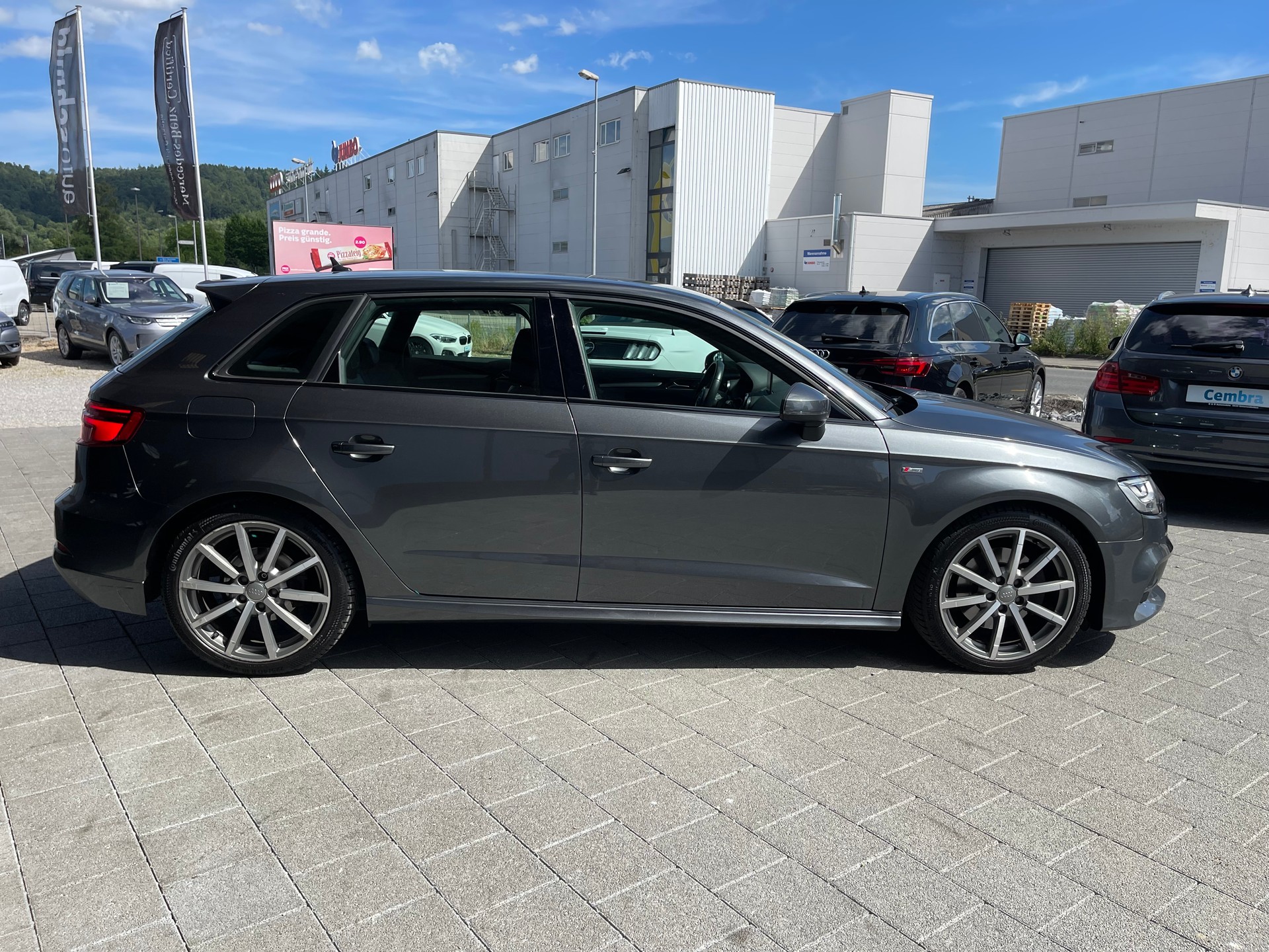 AUDI A3 Sportback 40 TFSI S-Line quattro S-tronic-image-10