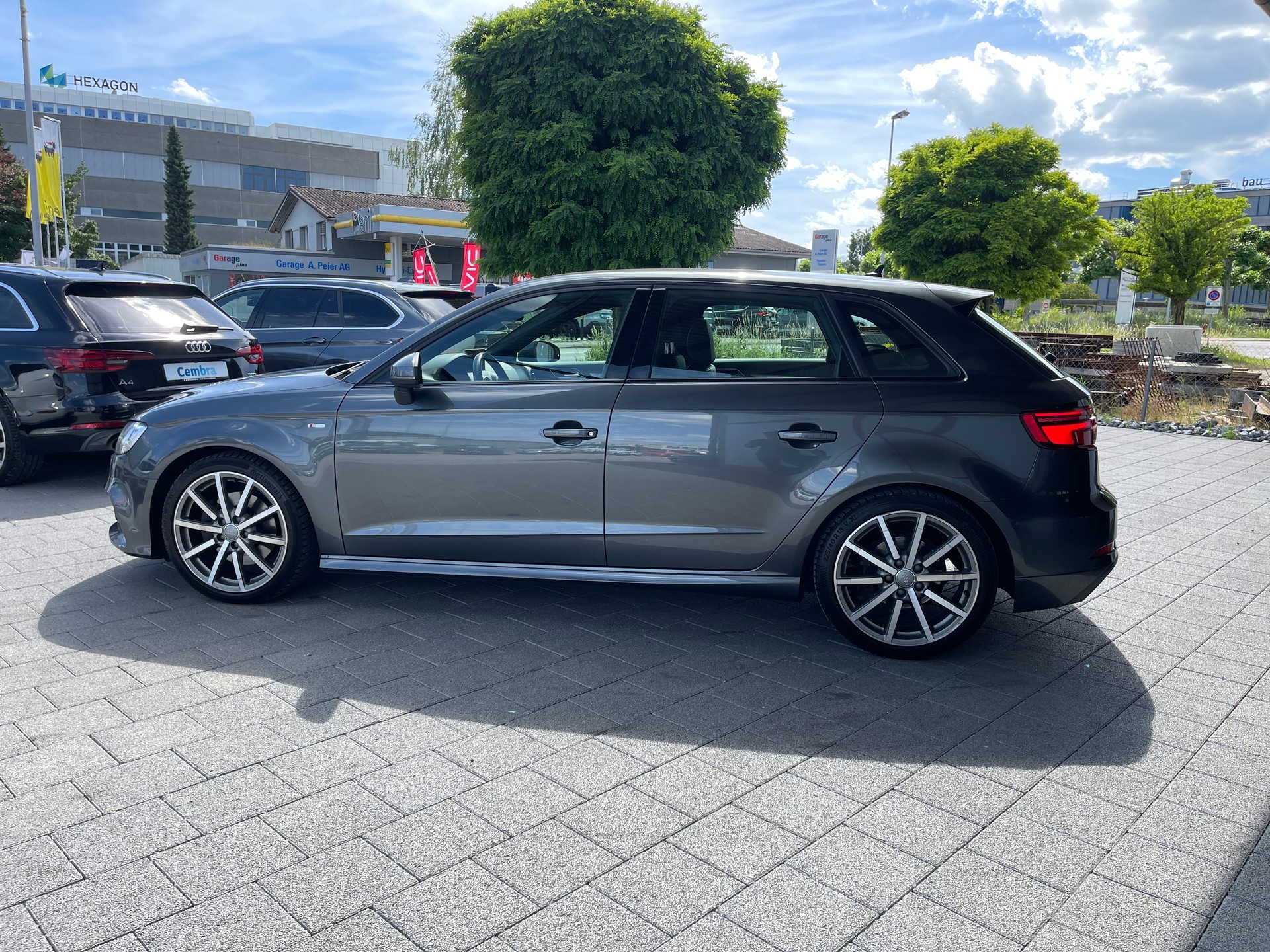 AUDI A3 Sportback 40 TFSI S-Line quattro S-tronic-image-9