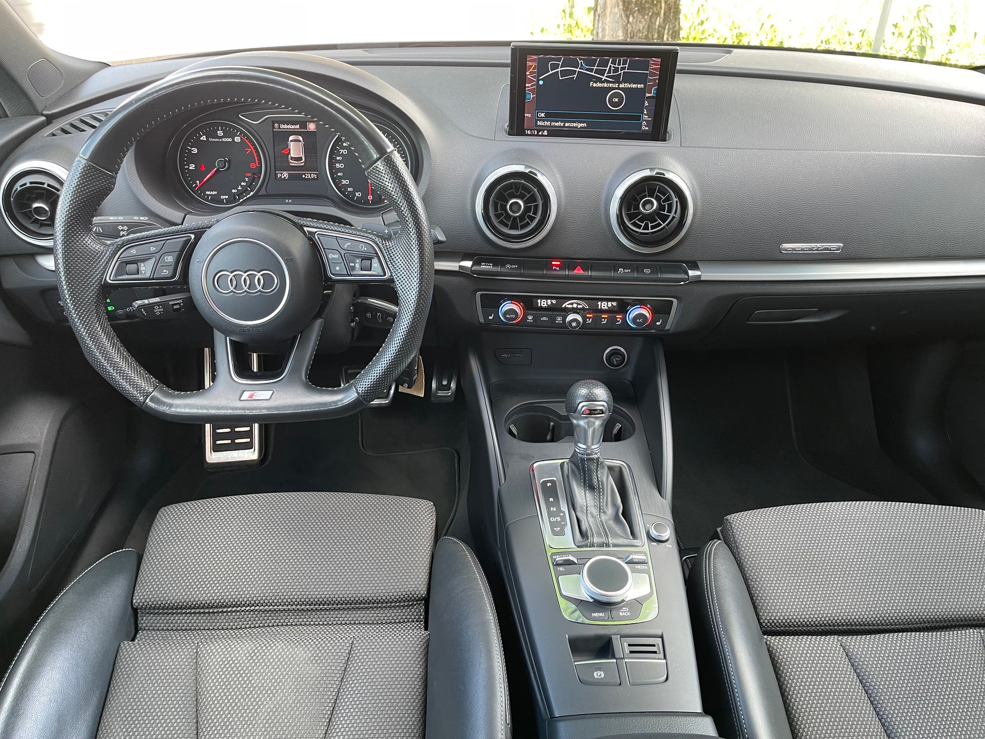 AUDI A3 Sportback 40 TFSI S-Line quattro S-tronic-image-12