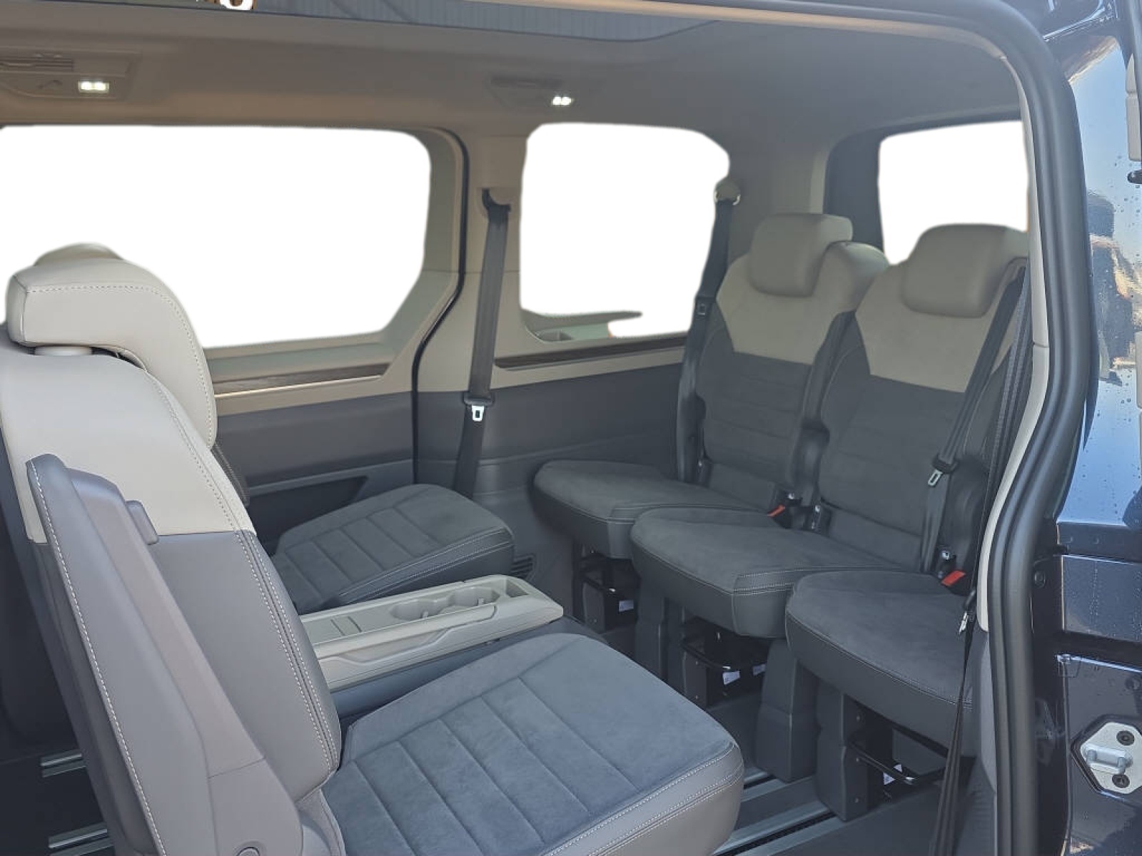 VW Multivan kurz 1.5 eHybrid Style 4Motion DSG-image-9