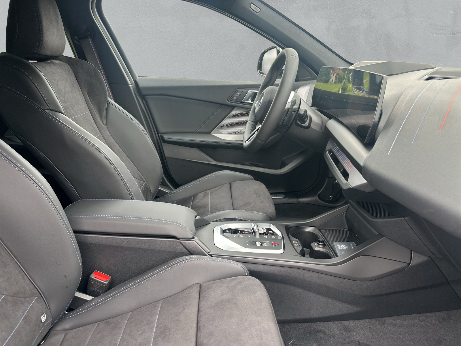 BMW 123 xDrive M Sport Pro Steptronic-image-12