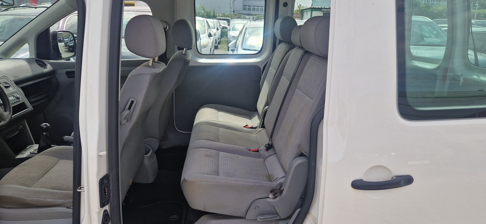 VW Caddy 1.9TDI PD 4Motion-image-6