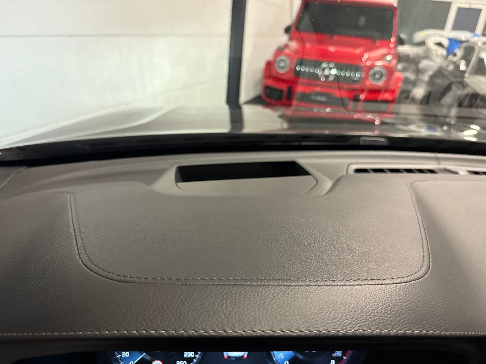 VOLVO XC60 T6 AWD R-Design Geartronic-image-30