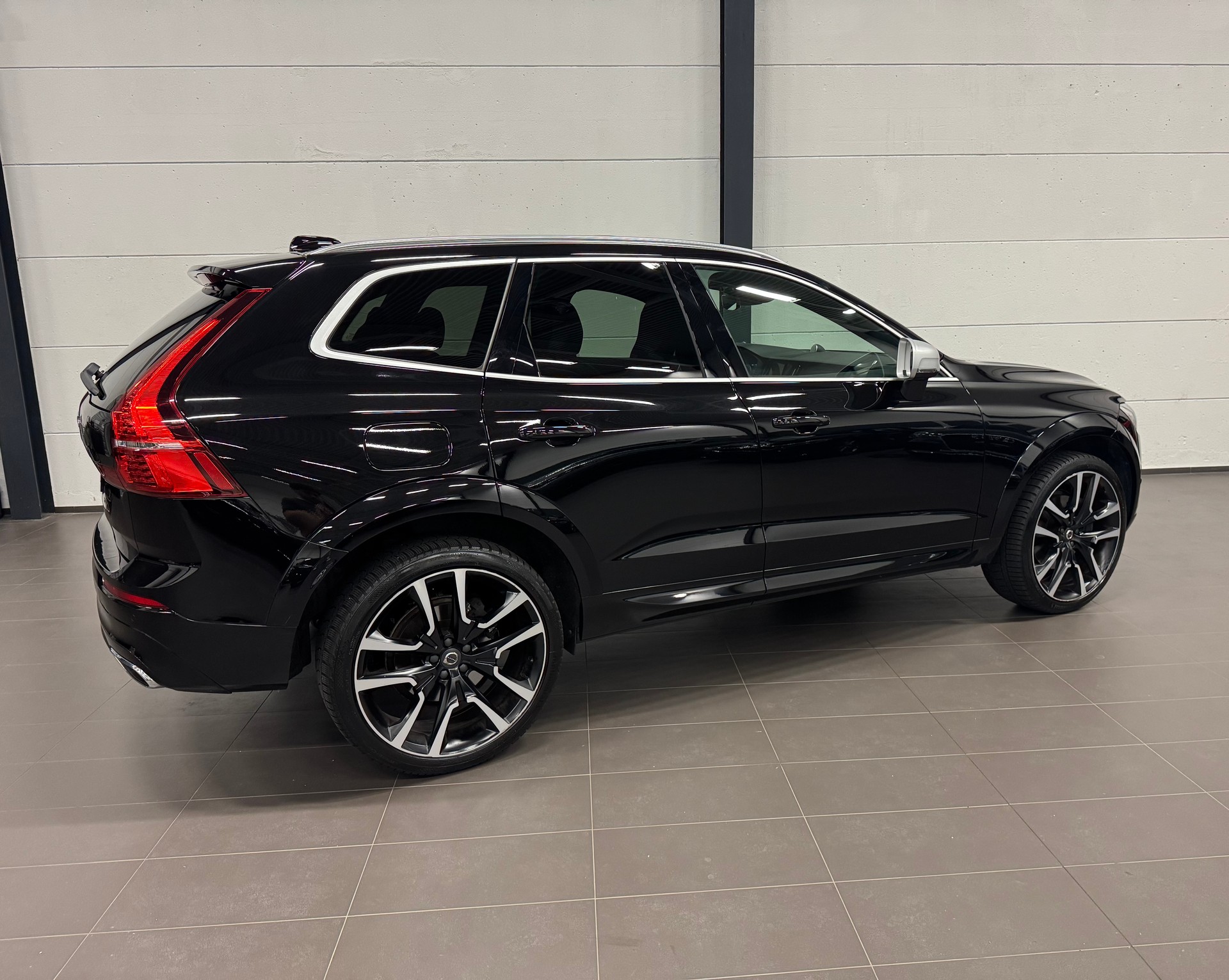 VOLVO XC60 T6 AWD R-Design Geartronic-image-10