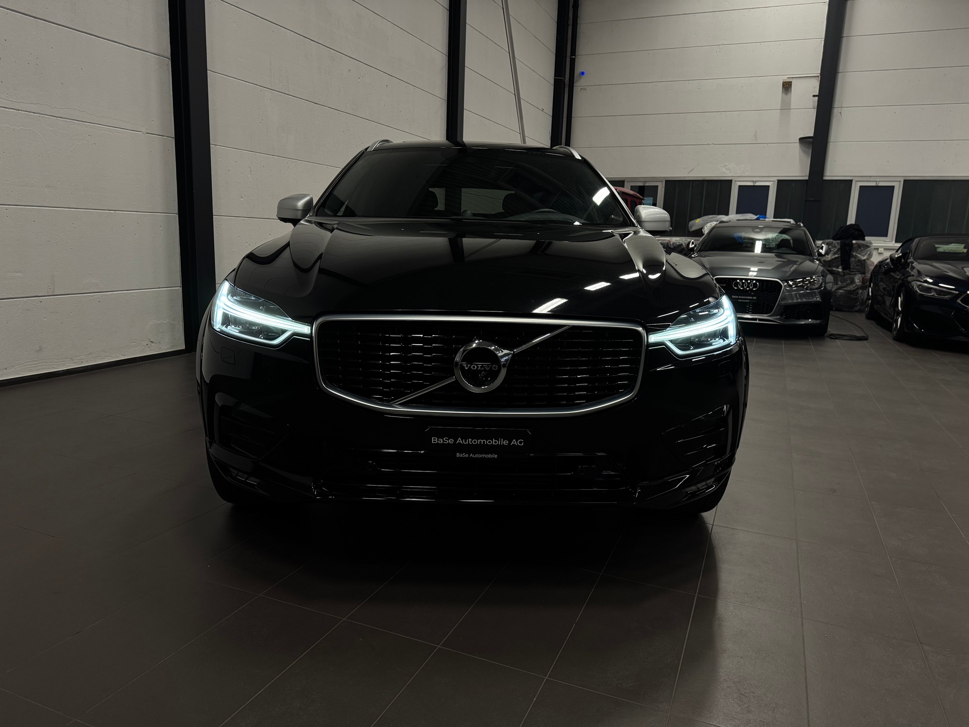 VOLVO XC60 T6 AWD R-Design Geartronic-image-7