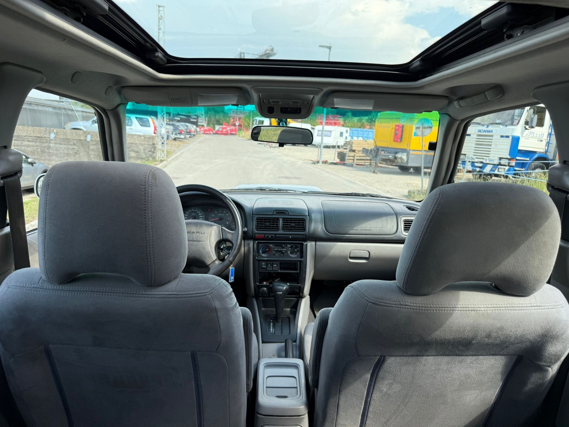 SUBARU Forester 2.0 Turbo Club Automatic-image-12