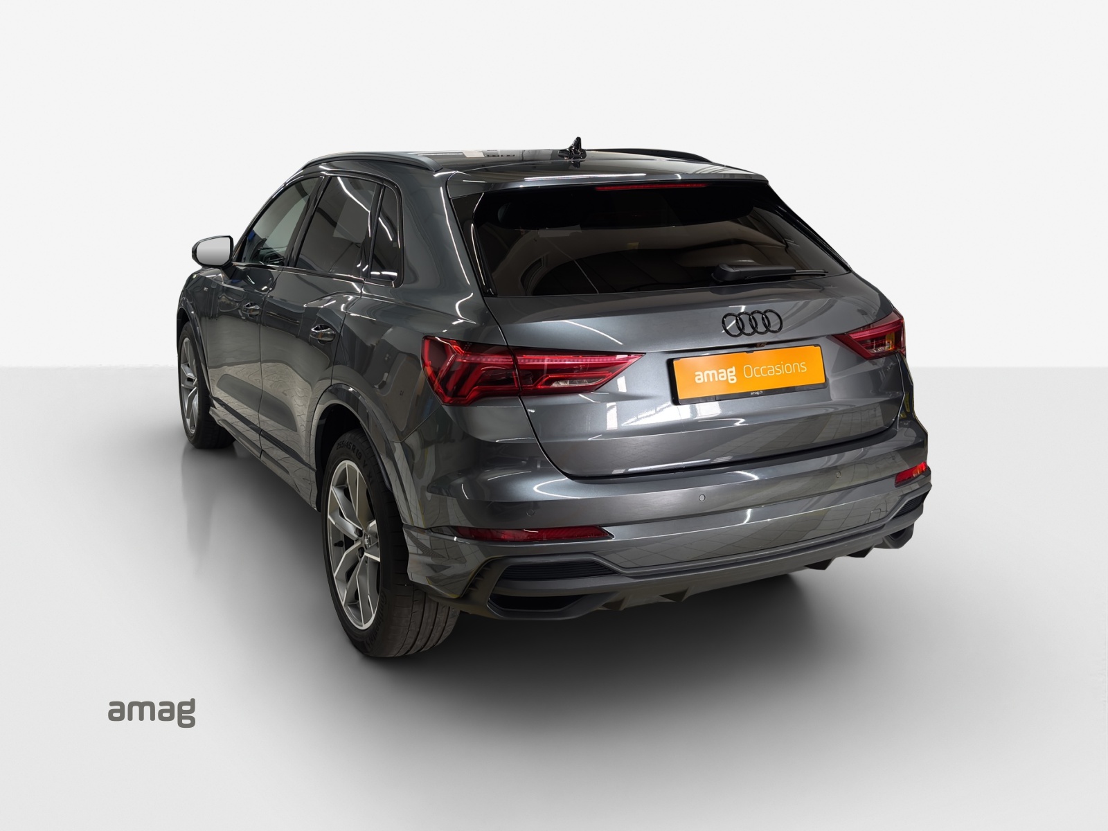 AUDI Q3 35 TFSI S line Attraction S-tronic-showroom-element-2