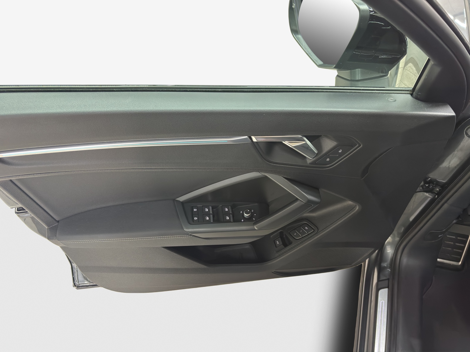 AUDI Q3 35 TFSI S line Attraction S-tronic-image-15