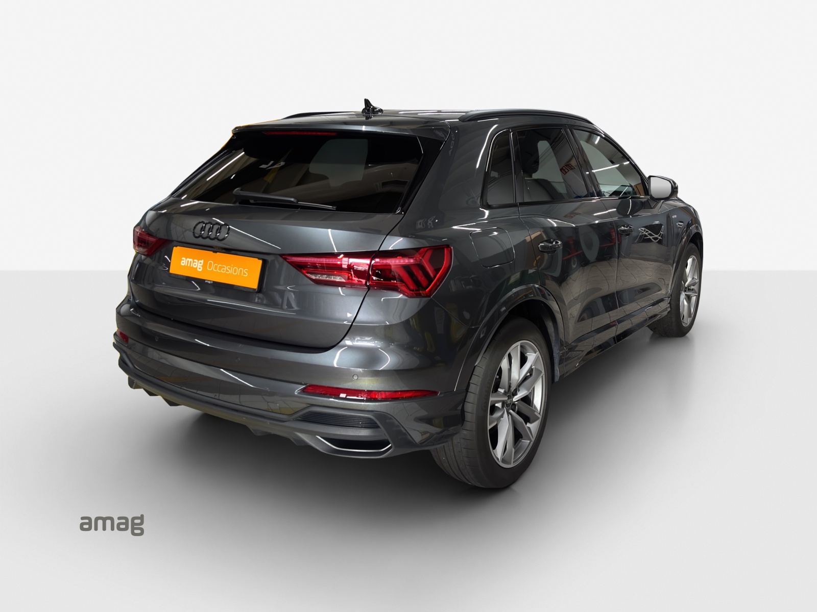 AUDI Q3 35 TFSI S line Attraction S-tronic-image-4