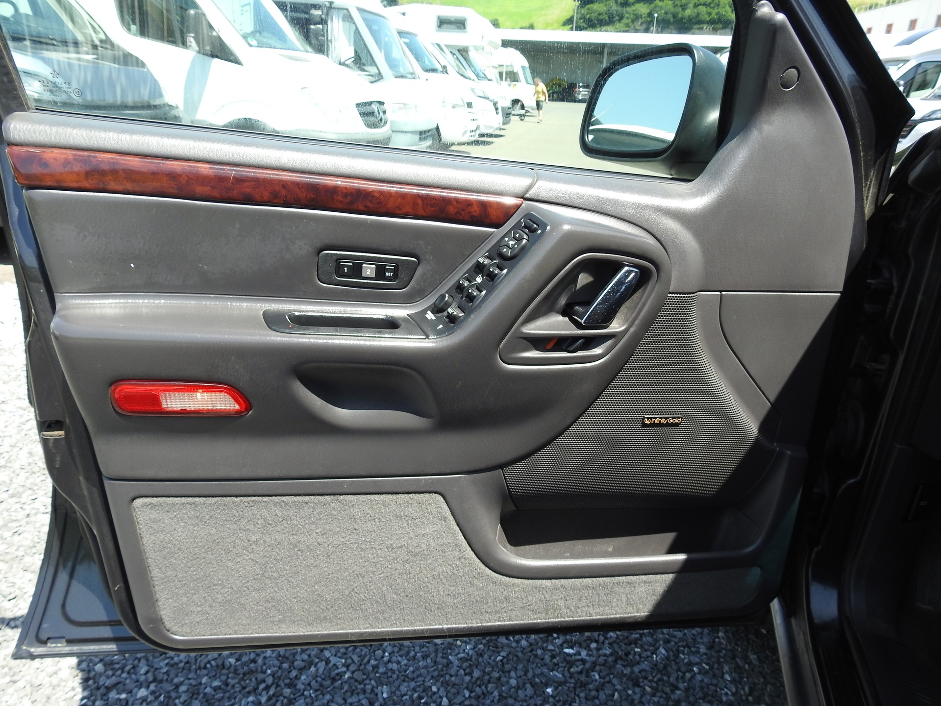 JEEP Grand Cherokee 4.7 Limited Automatic-image-9