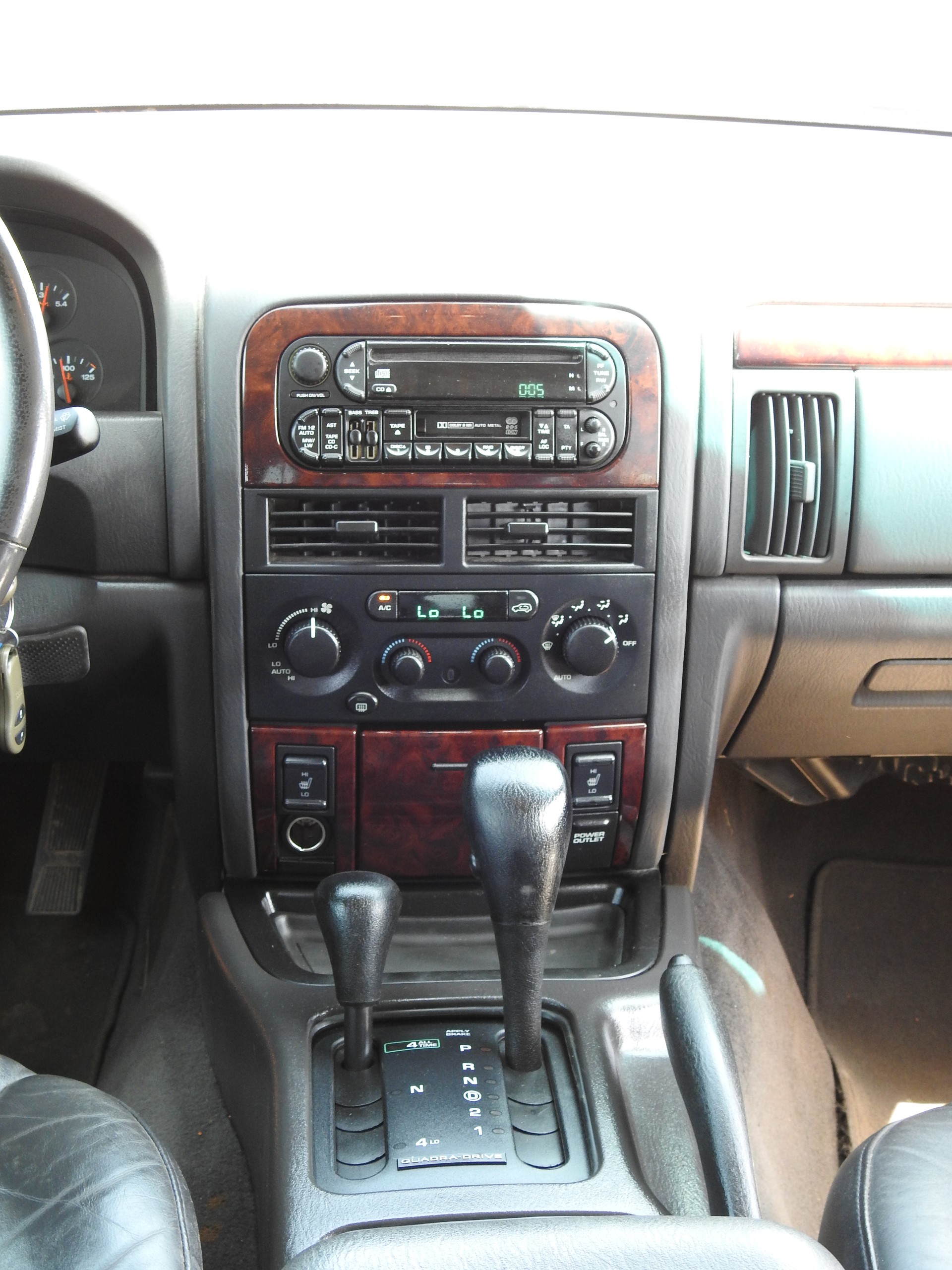 JEEP Grand Cherokee 4.7 Limited Automatic-image-17