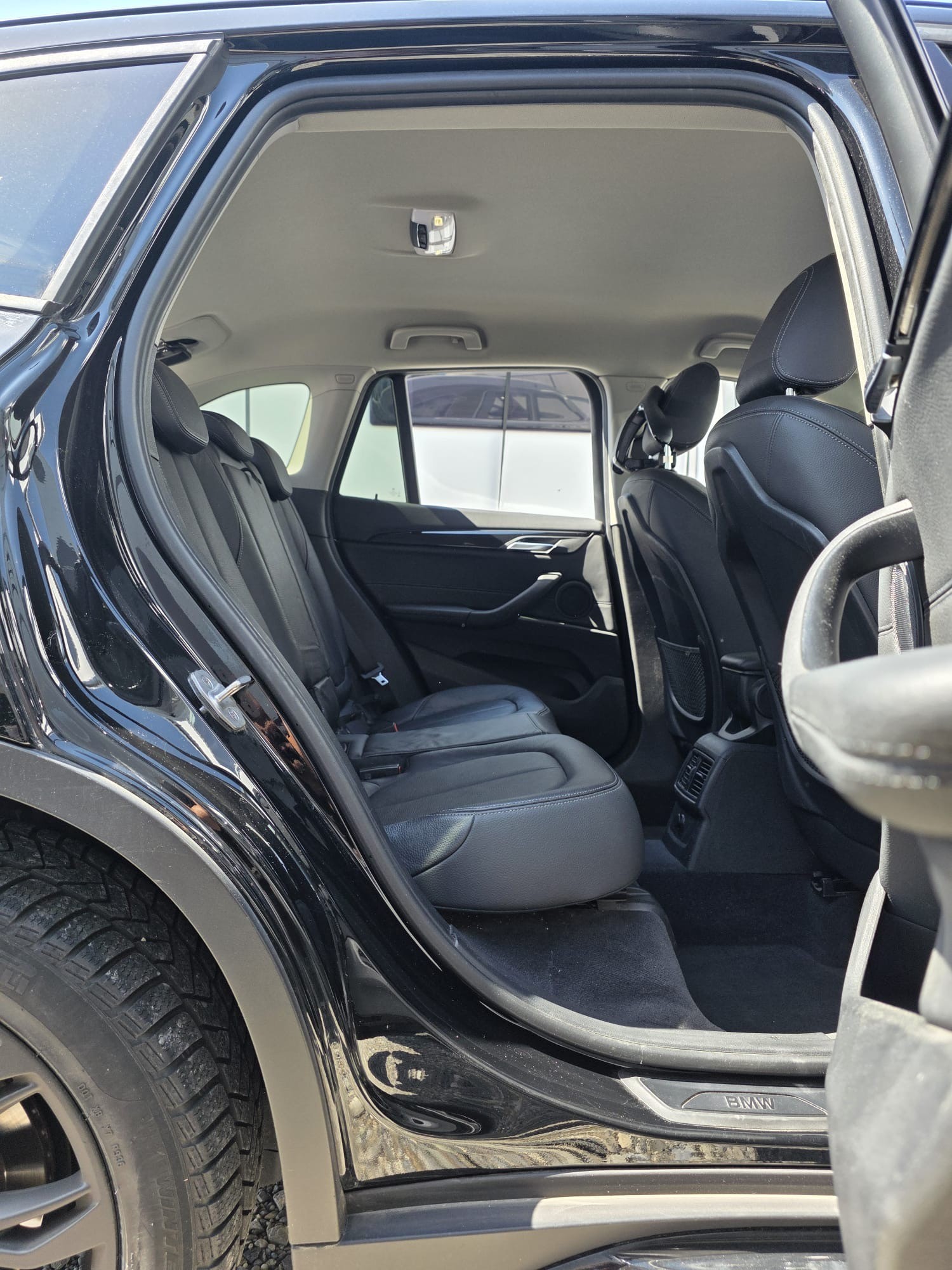 BMW X1 xDrive 20i xLine Steptronic-image-9