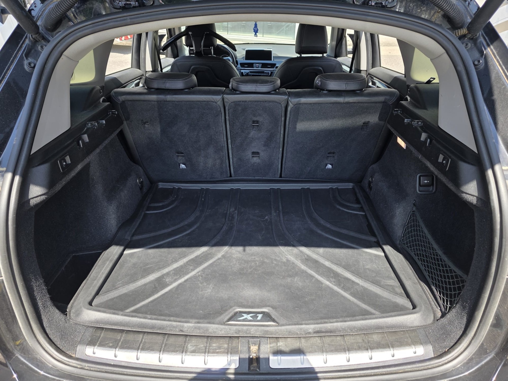 BMW X1 xDrive 20i xLine Steptronic-image-15